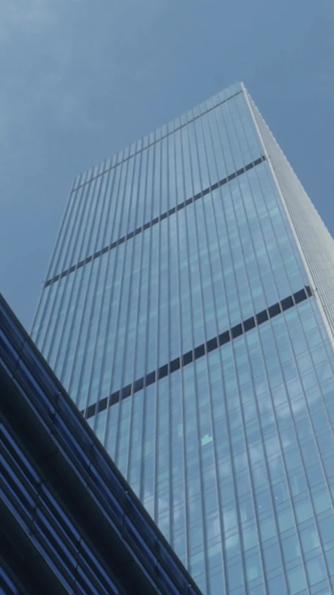 Tập 4 - Long Huyết Thức Tỉnh: Liều Mạng Cứu Nữ